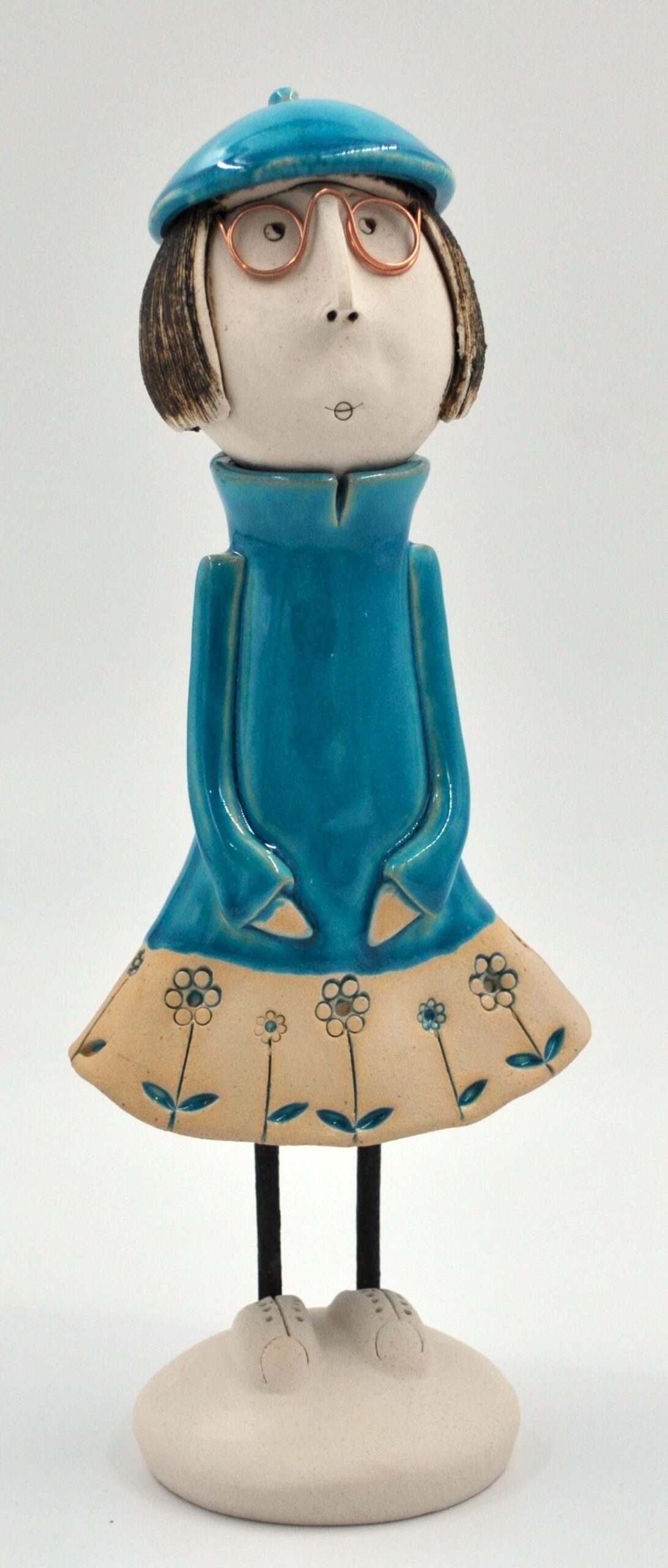 Charming Woman in Beret Figurine – Handcrafted Ceramic, Perfect Gift for Art Lovers or Unique Décor product image 4